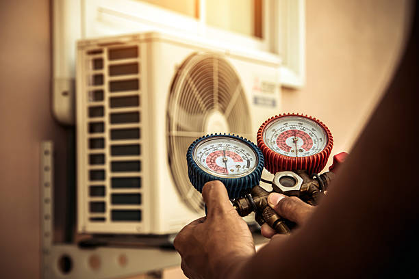 Professional Ac Installation technician working in Arlington Heights, MA